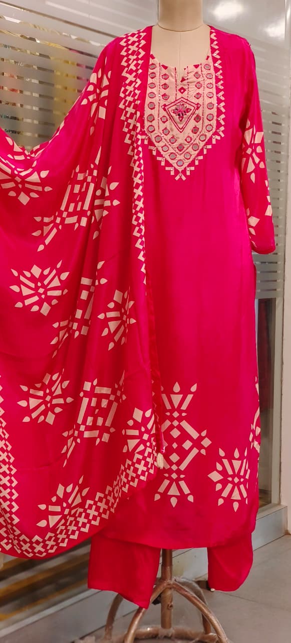 Real Mirror Yoke Abstract Print Full Suit Set With Dupatta In Crepe Fabric