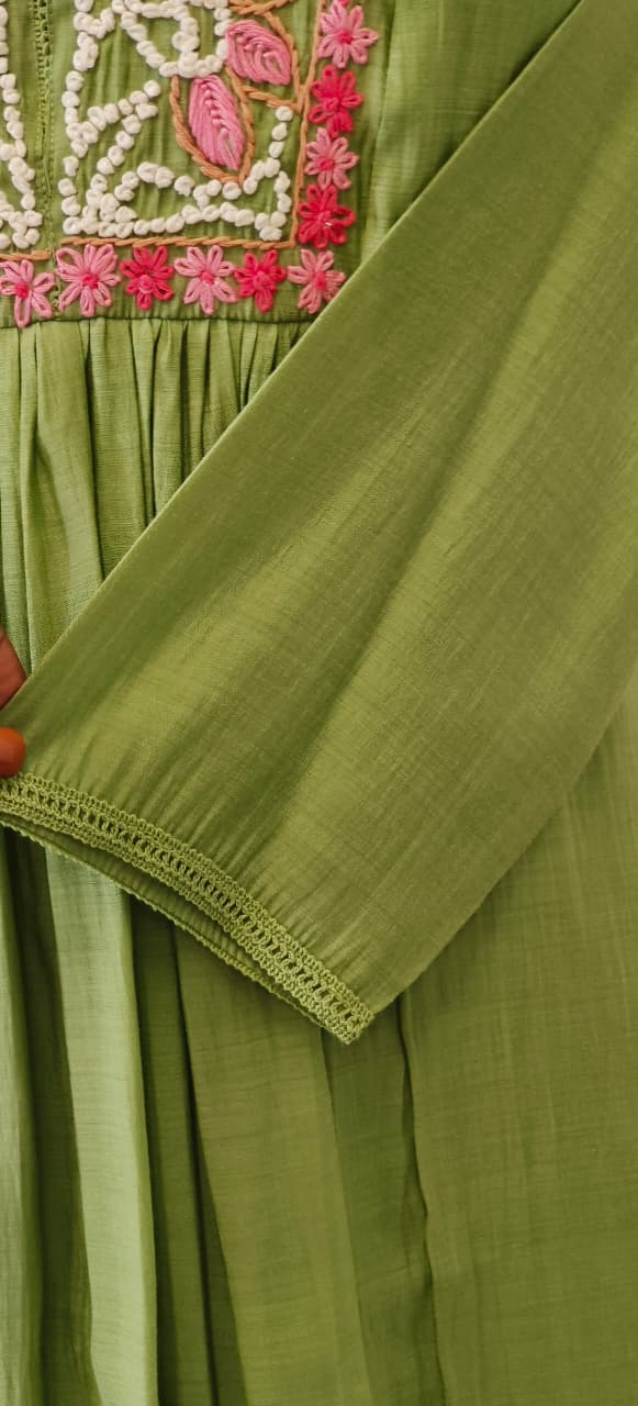 Leaf Green Surat Mul Chanderi Thread Embroidered Yoke Kurta Pant Set- 12141