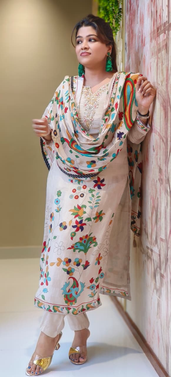 Colorful Flowers Faded Block Prints Beautiful Neck Work Full Suit Set With Dupatta In Crepe Fabric- 12757