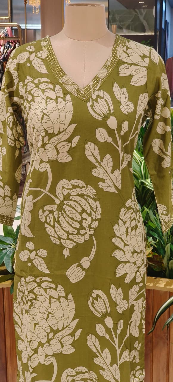 Petaled Leafy Floral Thread Neck Line Cotton Kurti Only