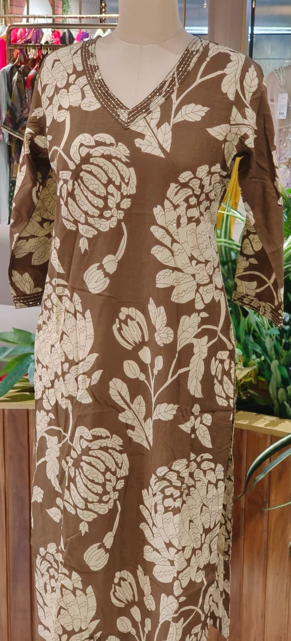 Petaled Leafy Floral Thread Neck Line Cotton Kurti Only