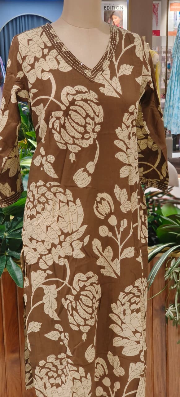 Petaled Leafy Floral Thread Neck Line Cotton Kurti Only