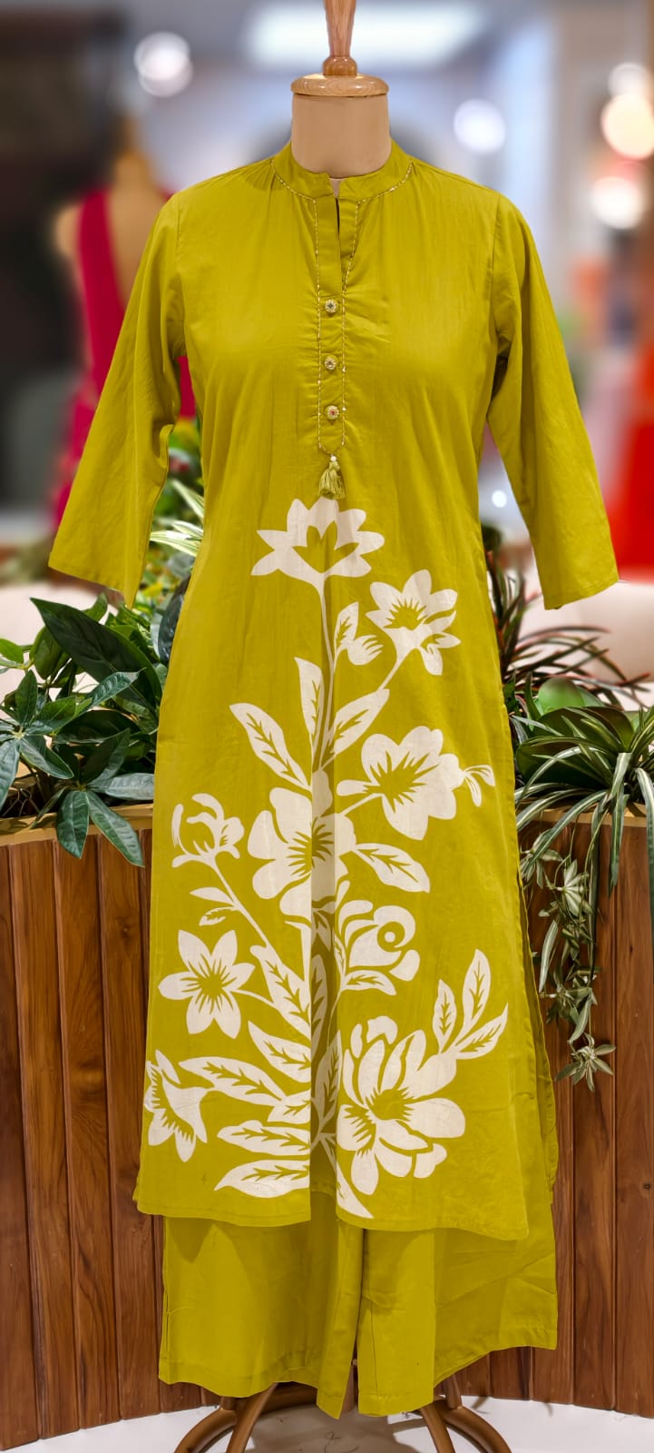 Buttoned & Thread Minimal Neck Line Printed Kurta Pant Set In Cotton Fabric- 13008