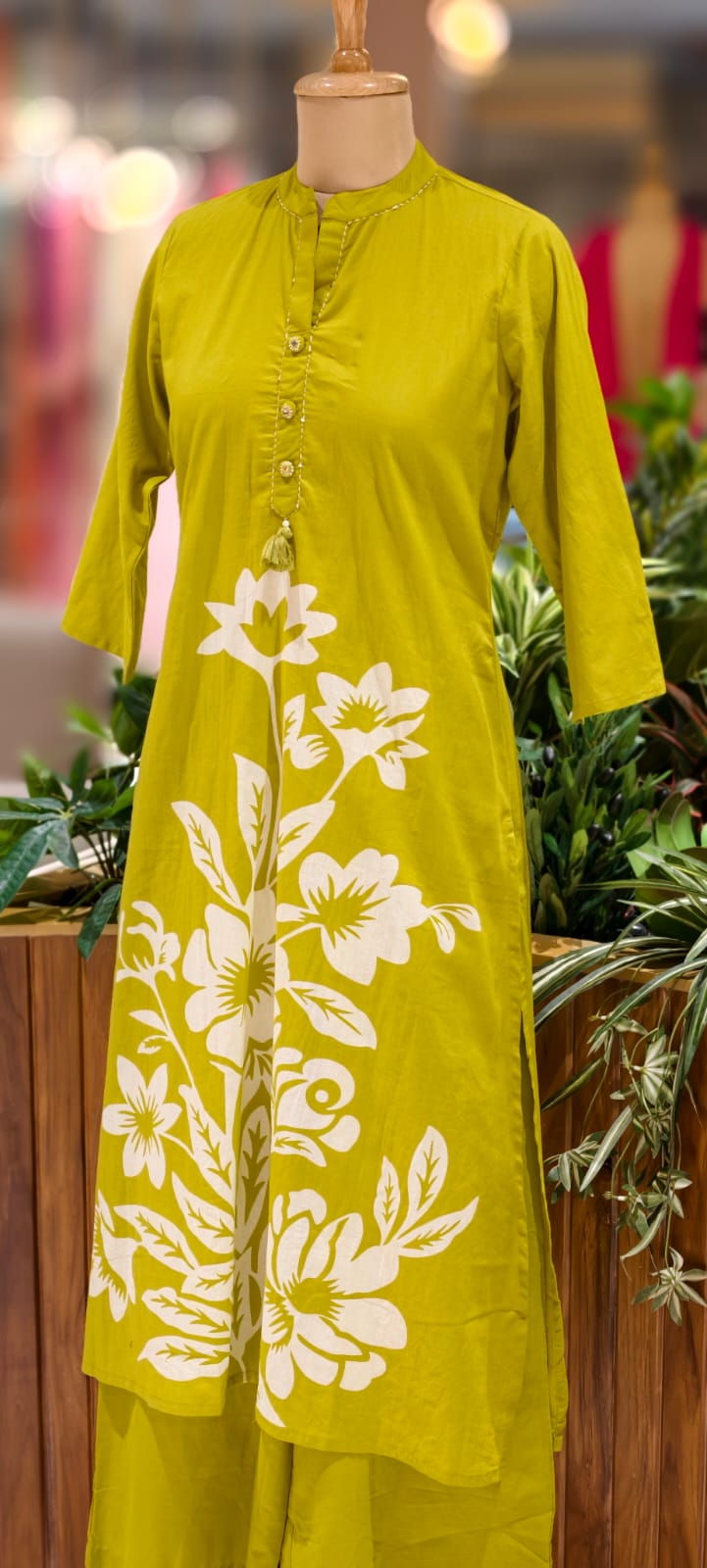 Buttoned & Thread Minimal Neck Line Printed Kurta Pant Set In Cotton Fabric- 13008