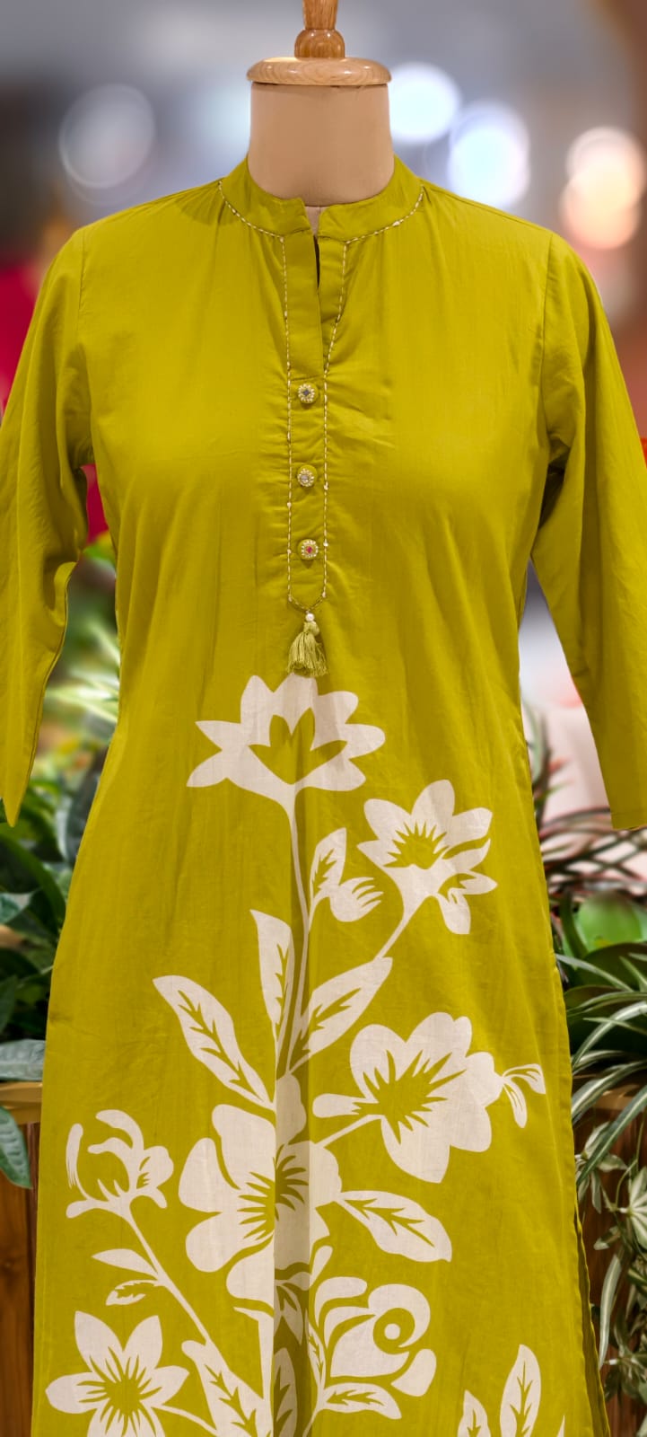 Buttoned & Thread Minimal Neck Line Printed Kurta Pant Set In Cotton Fabric- 13008