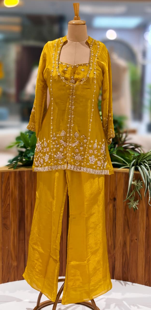 Tissue Elegance Shimmery Cut-Dana Line Suttle Work Buster With Outer & Bottom- 13051