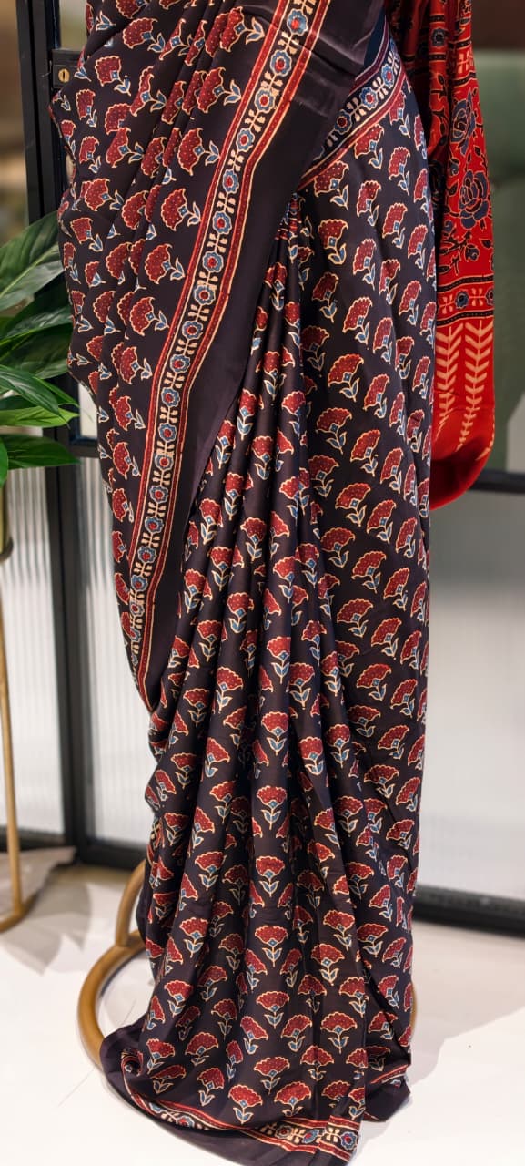 Vanika Floral Ethnic Print Dark Shade Saree With Unstitched Blouse