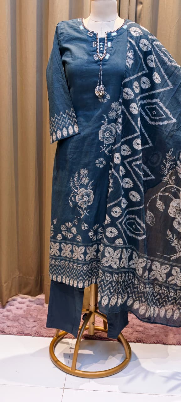 Handcrafted Kurta Pant Dupatta Set with Mirror Work Neckline, Floral Block Print, Zigzag Border Detailing & Elegant Tassel Tie-Up-13428