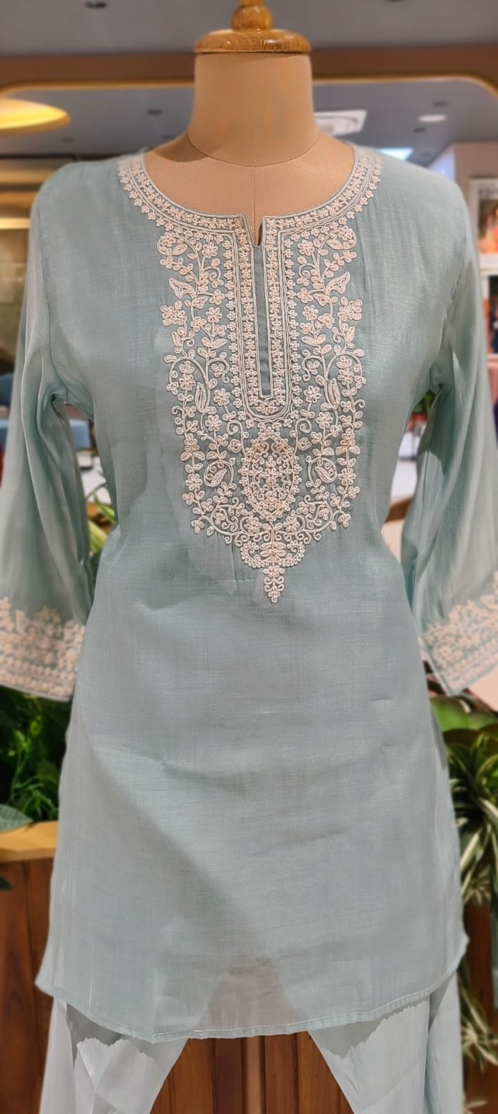 Surat Mul-Chanderi Chikankari Look Thread Embroidery Work Solid Co-Ord Set- 13411