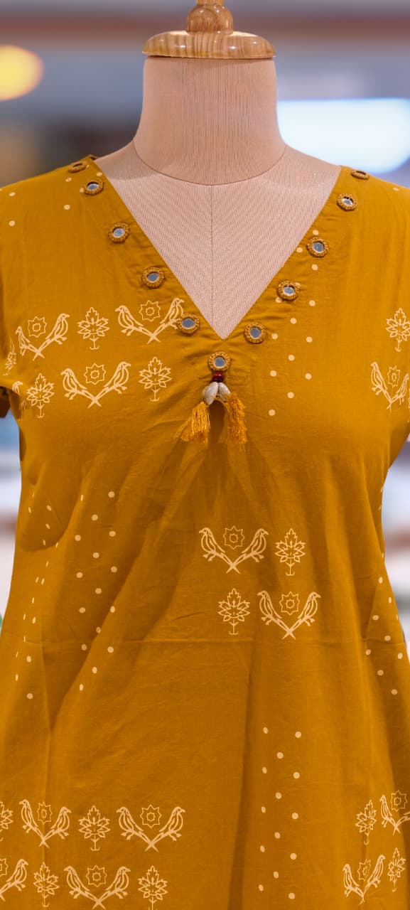 Solid Kurta With Real Mirror Neck Line Tiny Birds & Polka Print In Cotton Fabric- 13519