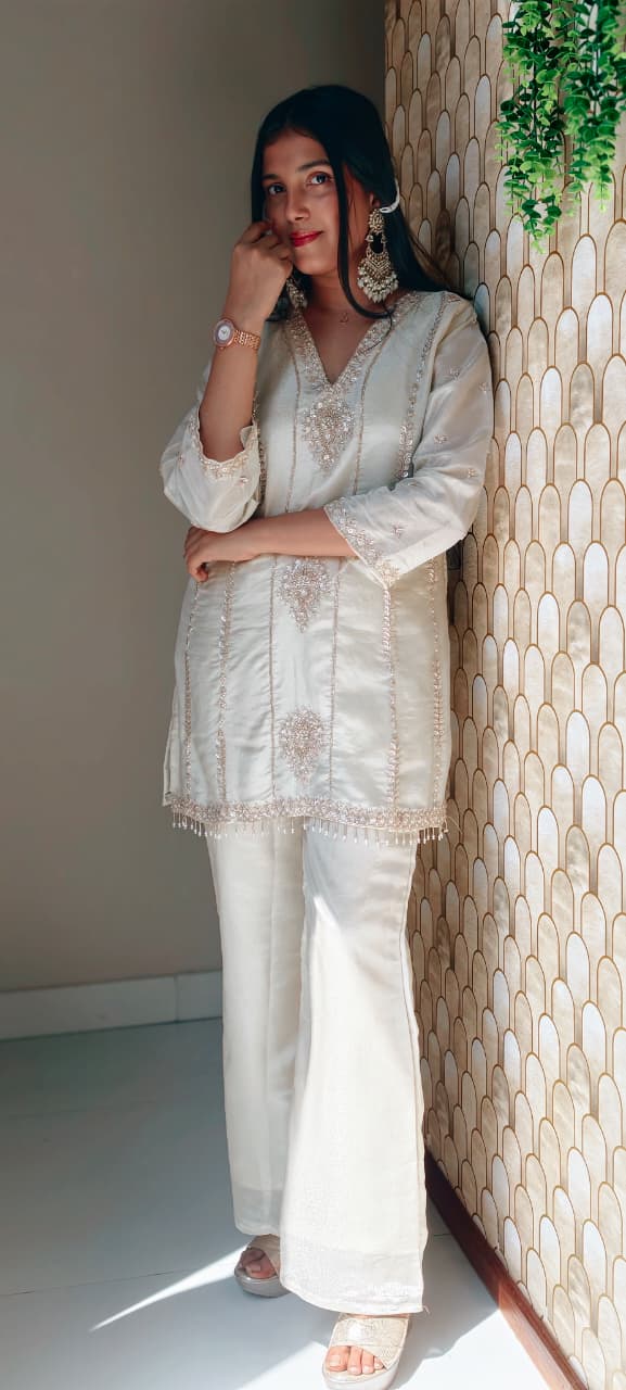 Sequin With Cut-Dana Placement Detailing Ivory Kurta Pant Set In Tissue Fabric- 13502