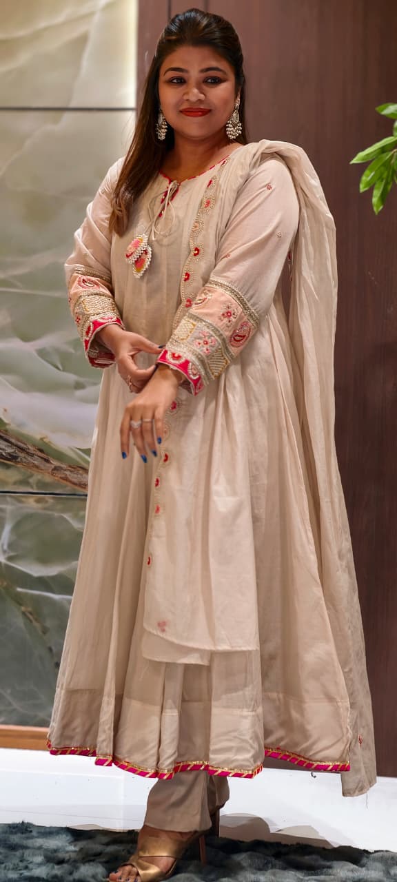 Tiny Cut-Dana Neck Line Golden Highlights Anarkali Full Suit Set With Dupatta In Mul Chanderi Fabric-14078 RB124
