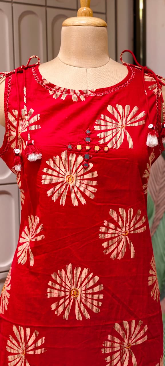 Hand-Block Paisley & Floral Burst Sleeveless Cotton Kurta Pant Set with Tassel Accents- 14503