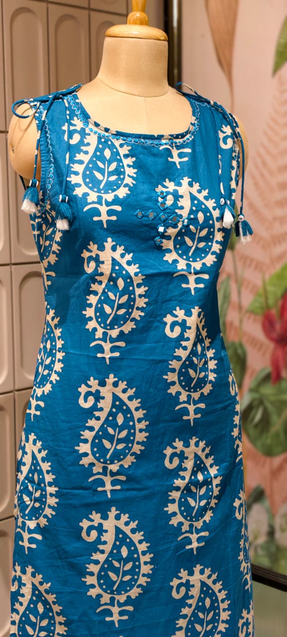 Hand-Block Paisley & Floral Burst Sleeveless Cotton Kurta Pant Set with Tassel Accents- 14503 RB287