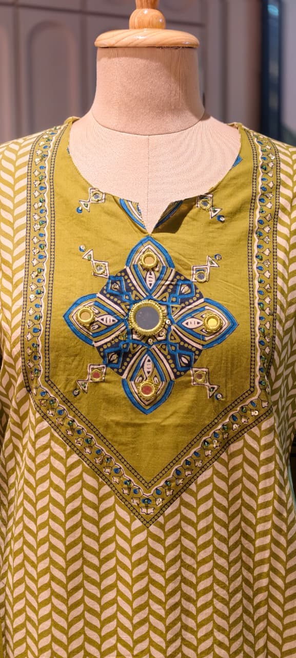 Geometric Chevron Print 3-Piece Cotton Full Suit Set with Mirror-Work Yoke- 14920