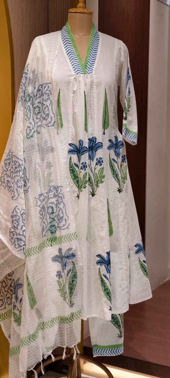 Premium Floral Print Mul Cotton Set Botanical Beauty A-Line Kurta Pant With Dupatta