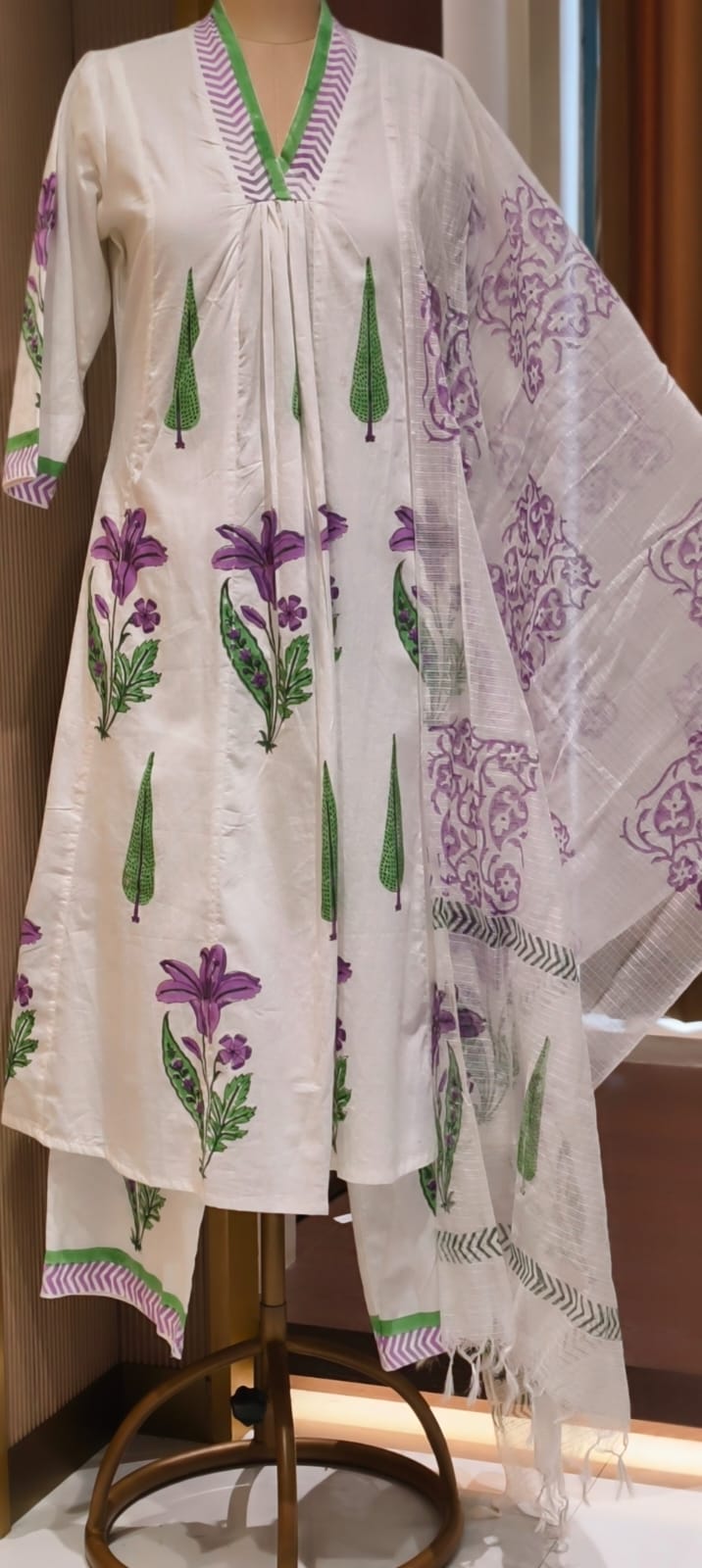 Premium Floral Print Mul Cotton Set Botanical Beauty A-Line Kurta Pant With Dupatta