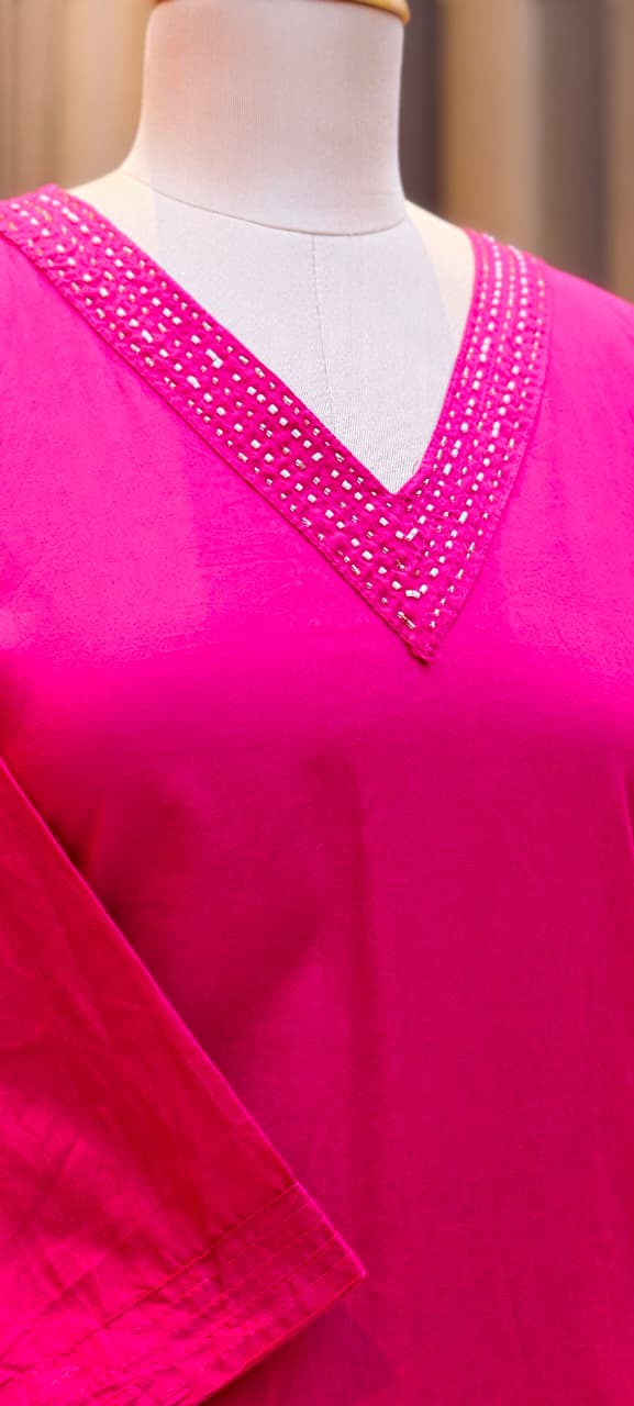 Linear Thread Neckline Embroidered Side Pockets Cotton Kurta Pant Set- 15169