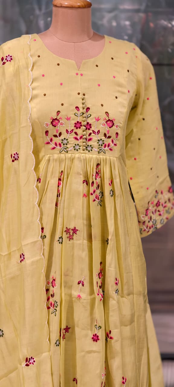 Graceful Hand-Embroidered Surat Mul-Chanderi A-Line Full Suit Set with Scalloped Dupatta- 15124