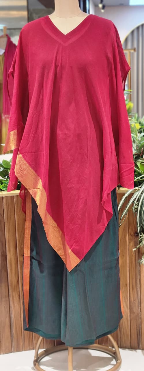 Vibrant Golden Bordered V-Shaped Outer With Buster & Straight Bottom(Seperate Neck Piece)