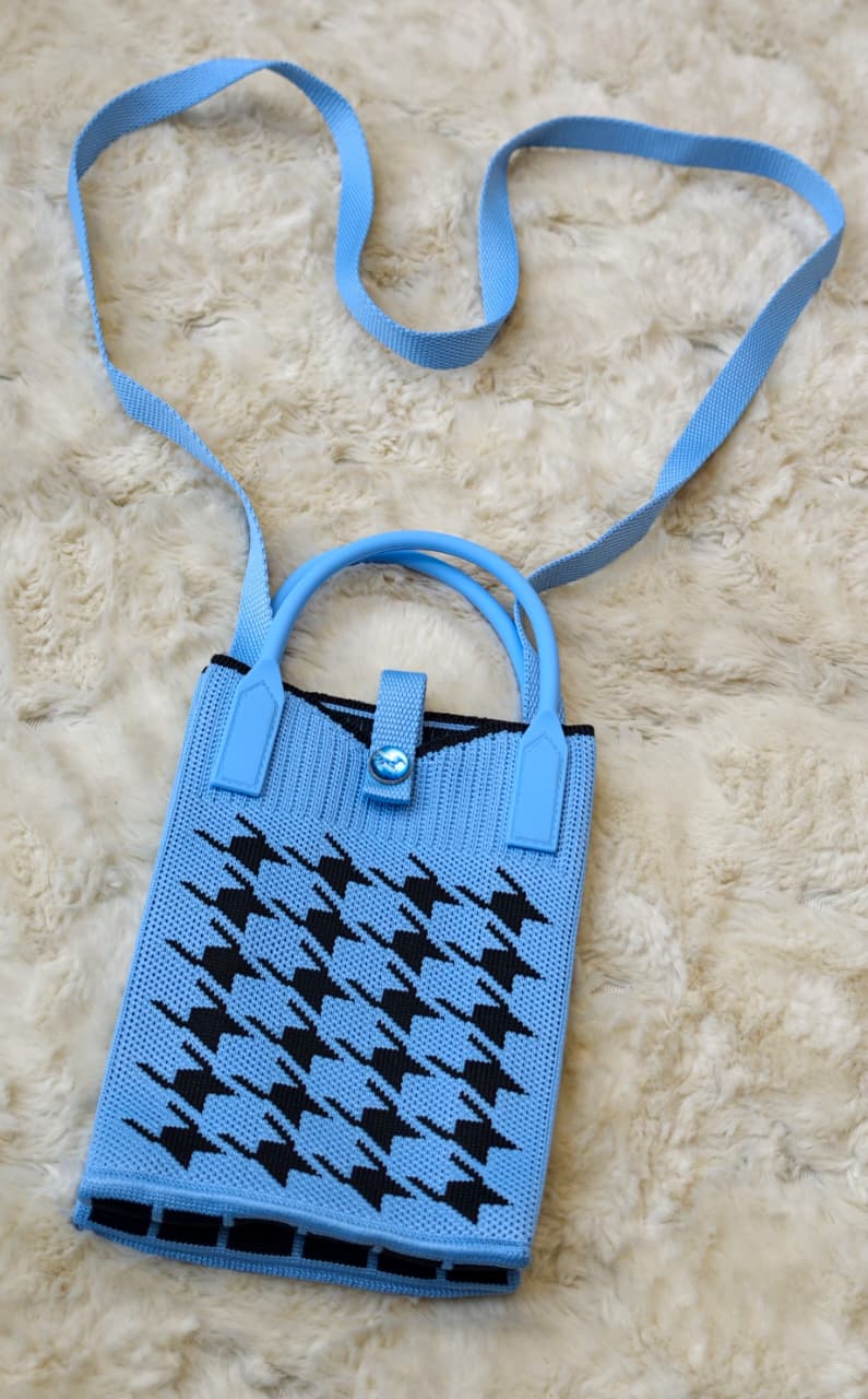 Elegant Soft Knitted Mobile Phone Sling Bag for Women & Girls, Cute Daisy Pattern Crossbody