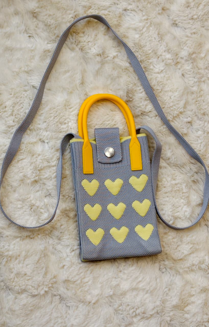 Elegant Soft Knitted Mobile Phone Sling Bag for Women & Girls, Cute Daisy Pattern Crossbody