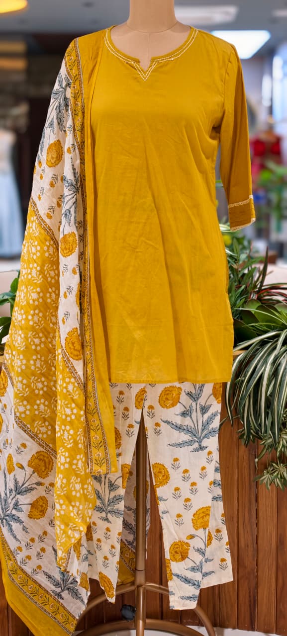Cotton Full Suit Set With Solid Shade Short Kurta & Beautiful Floral Printed Bottom & Dupatta- 15831