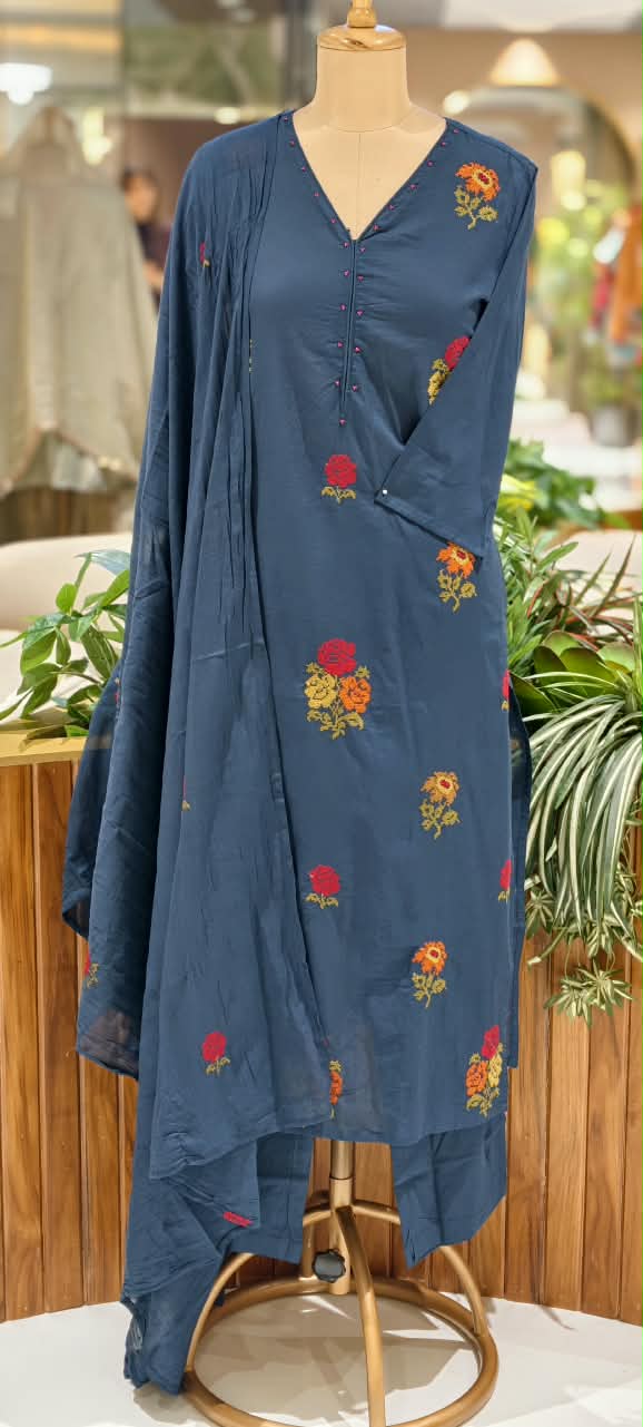 Cross-Stitch Abstract Floral Embroidery Straigth Cotton Full Suit Set With Dupatta- 16093