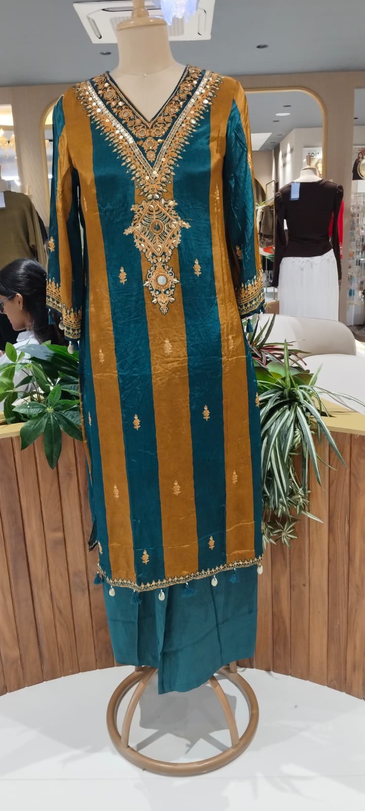 Pakistani Style Striped Elegance Dual Color Combination Crepe Full Suit Set With Dupatta- 16272