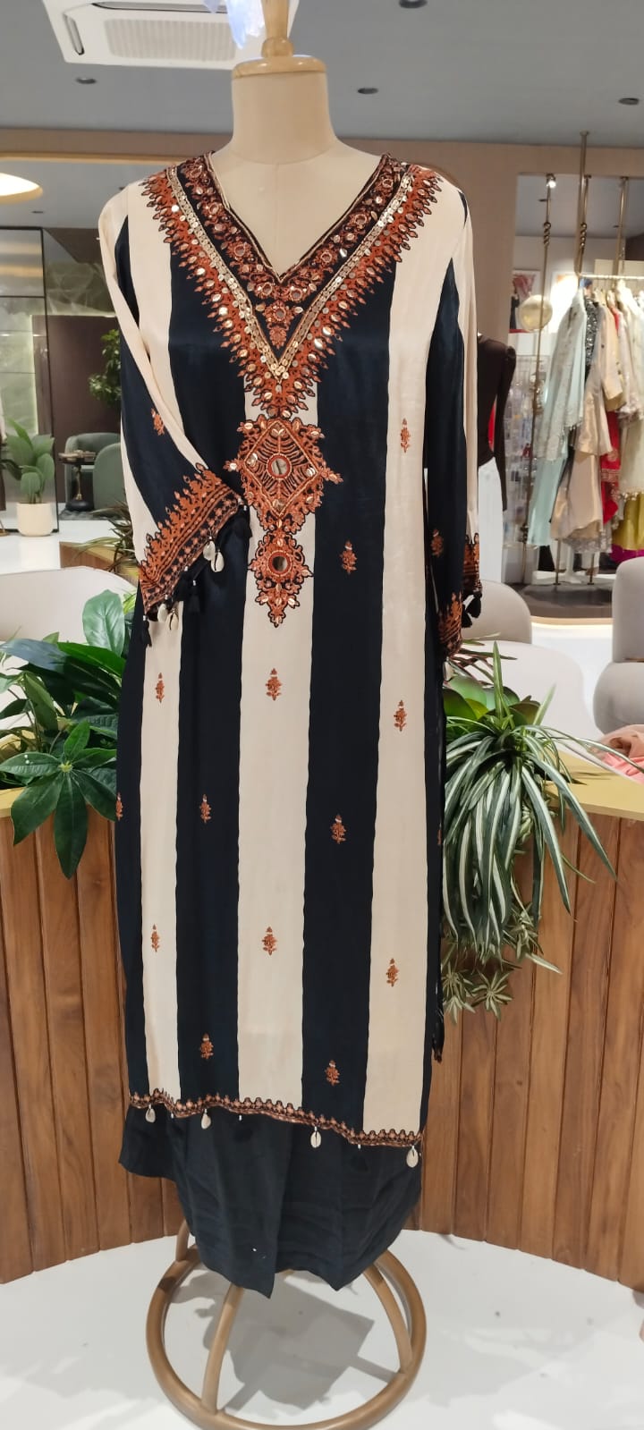Pakistani Style Striped Elegance Dual Color Combination Crepe Full Suit Set With Dupatta- 16272