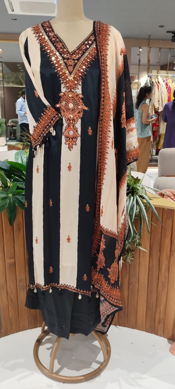 Pakistani Style Striped Elegance Dual Color Combination Crepe Full Suit Set With Dupatta- 16272