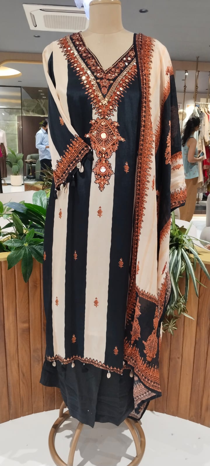 Pakistani Style Striped Elegance Dual Color Combination Crepe Full Suit Set With Dupatta- 16272
