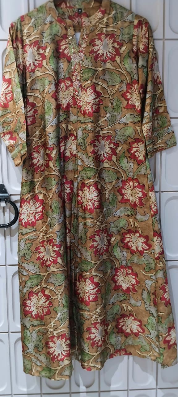 Earth Boota & Floral Jaal Pen-Kalamkari Style Kurti- 16385