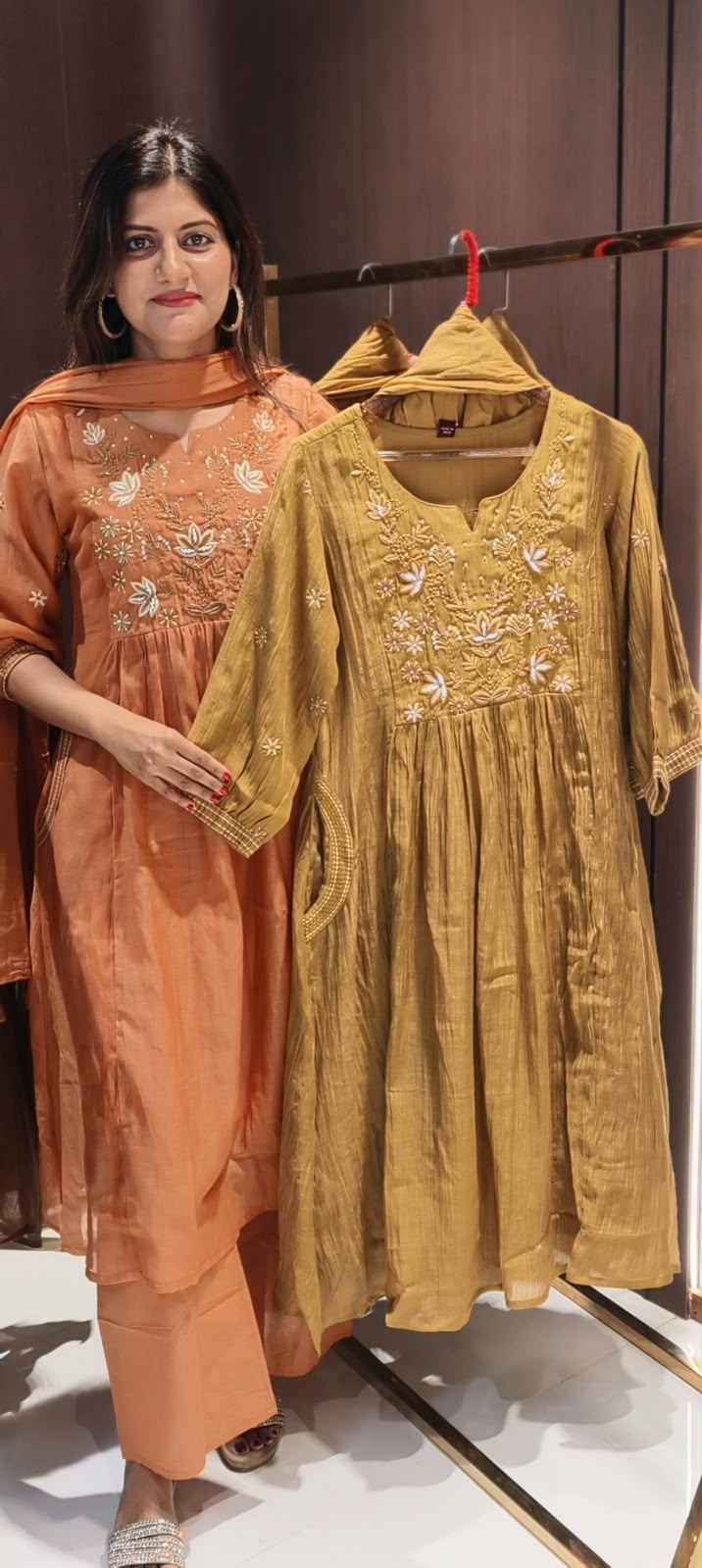 Delicate Leaf Vine Thread Embroidery Yoke Surat Mul-Chanderi A-Line Side Pockets Full Suit Set With Dupatta- 16494