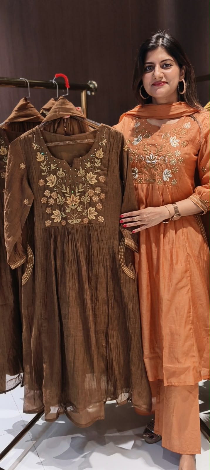 Delicate Leaf Vine Thread Embroidery Yoke Surat Mul-Chanderi A-Line Side Pockets Full Suit Set With Dupatta- 16494