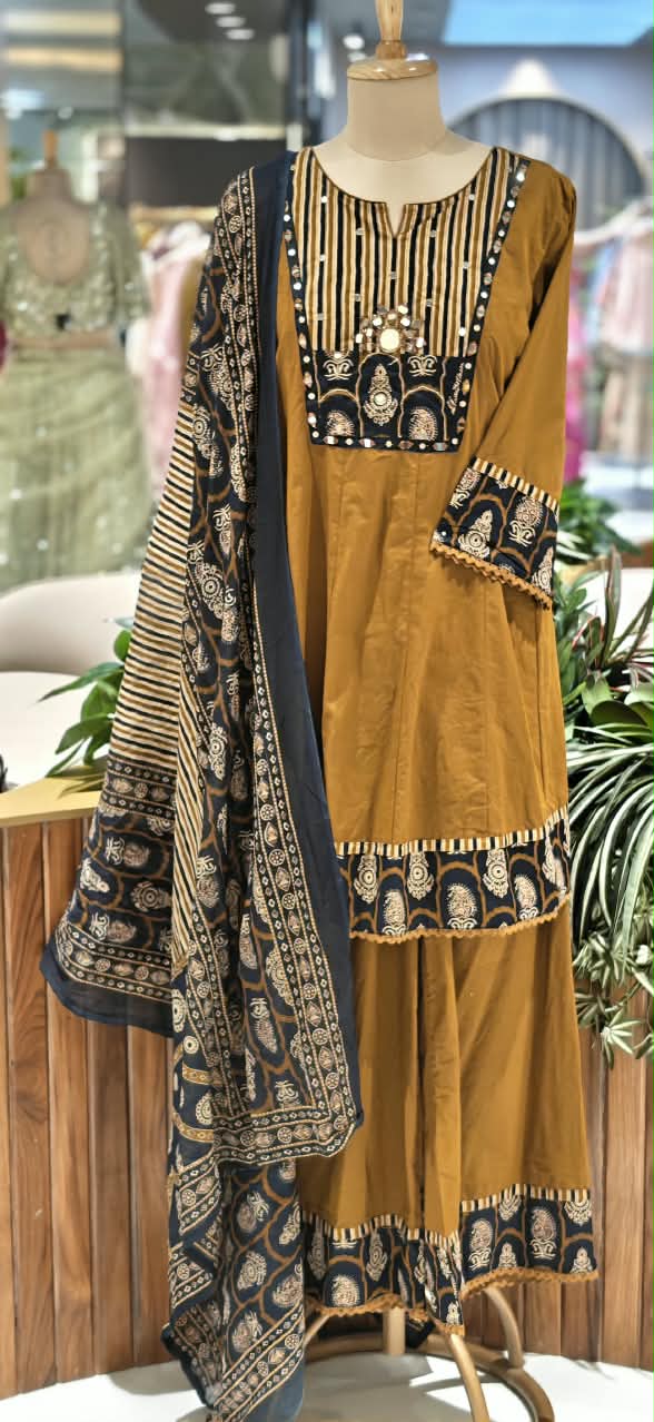 Kalamkari Print Minimal Mirror Touch Yoke Short Length Panel Cotton Full Suit Set With Dupatta & Loose Palazzo Bottom- 16481