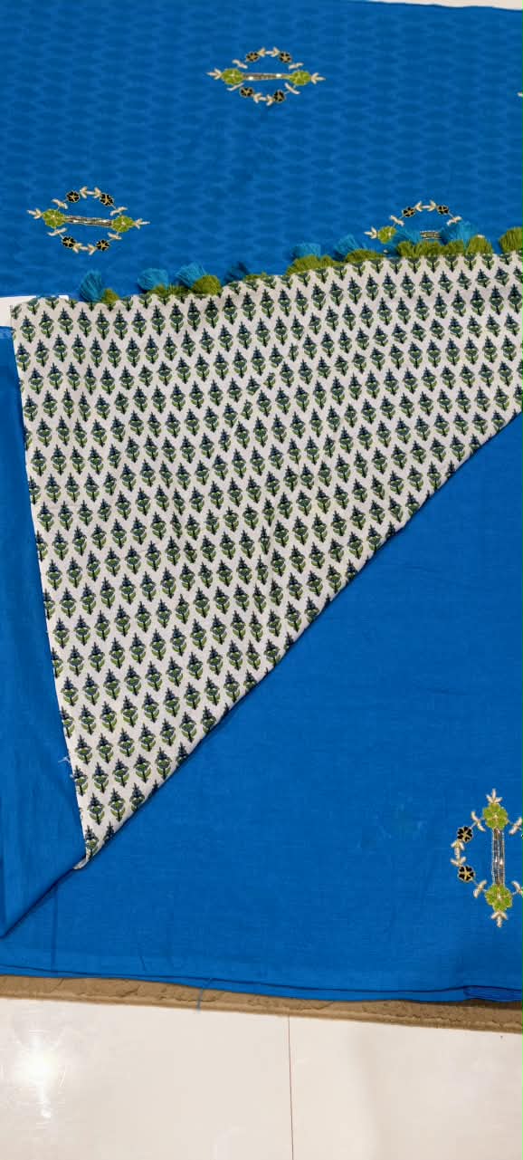 Handloom Cotton Saree with Floral Printed Unstitched Blouse, Intricate Embroidery & Contrast Tassel Border – Turquoise Blue 16611