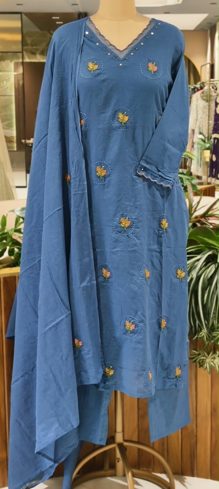 Silly Cotton Intricate Floral Thread Circle Embroidered V-Neck Full Suit Set With Dupatta- 16676