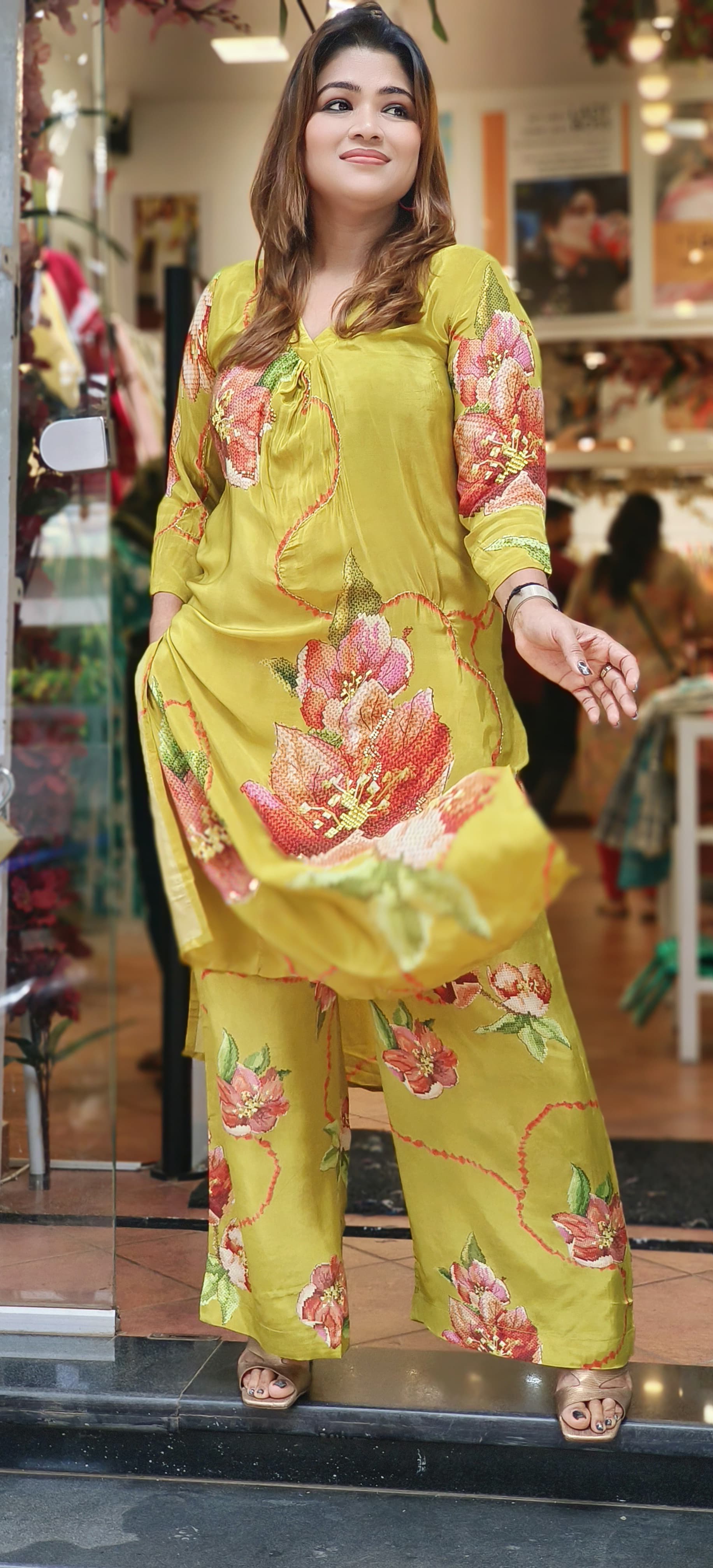 Floral printed Crape V-neck kurta pant set of-2 DRY WASH-0