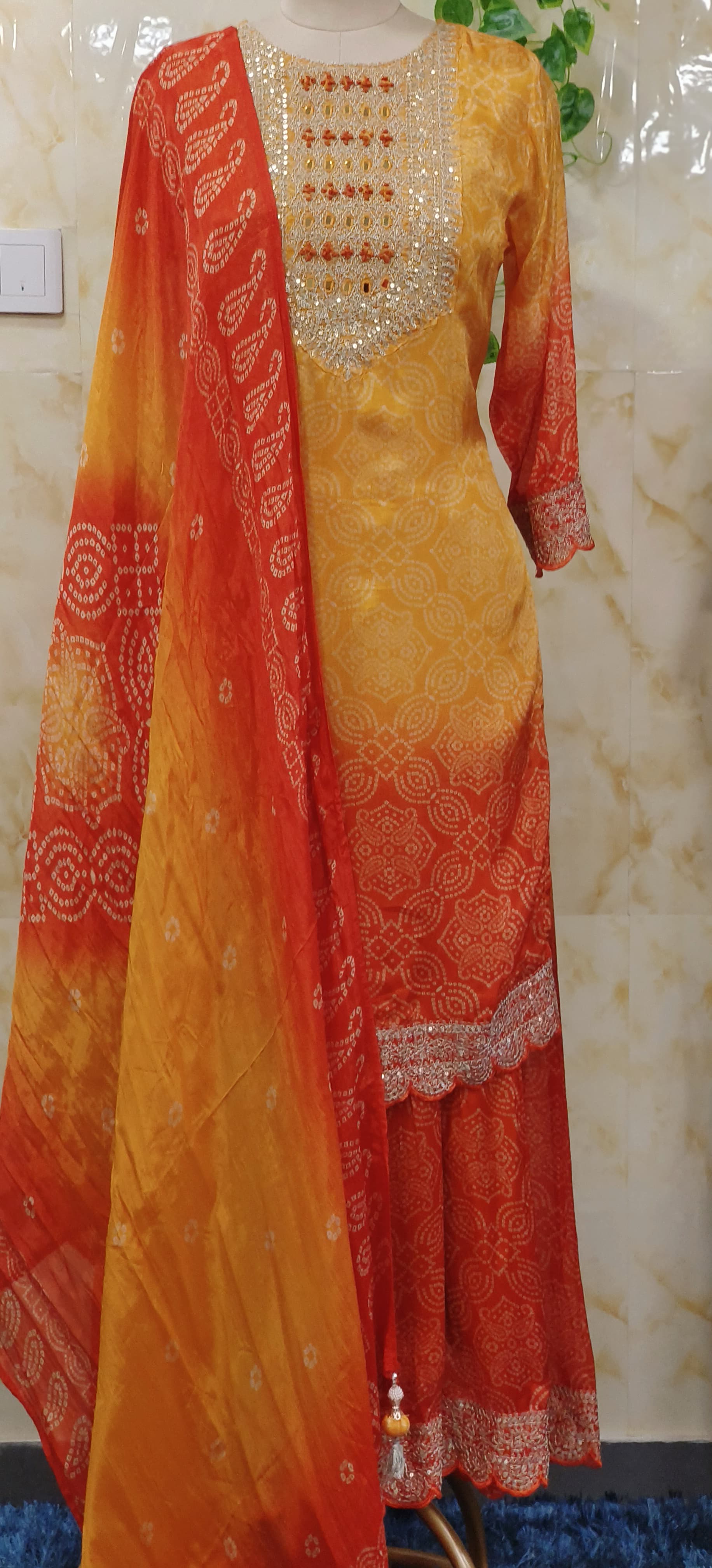 Chinon Bandhani Print Tara Zari Thread Embroidered Full Set-07176