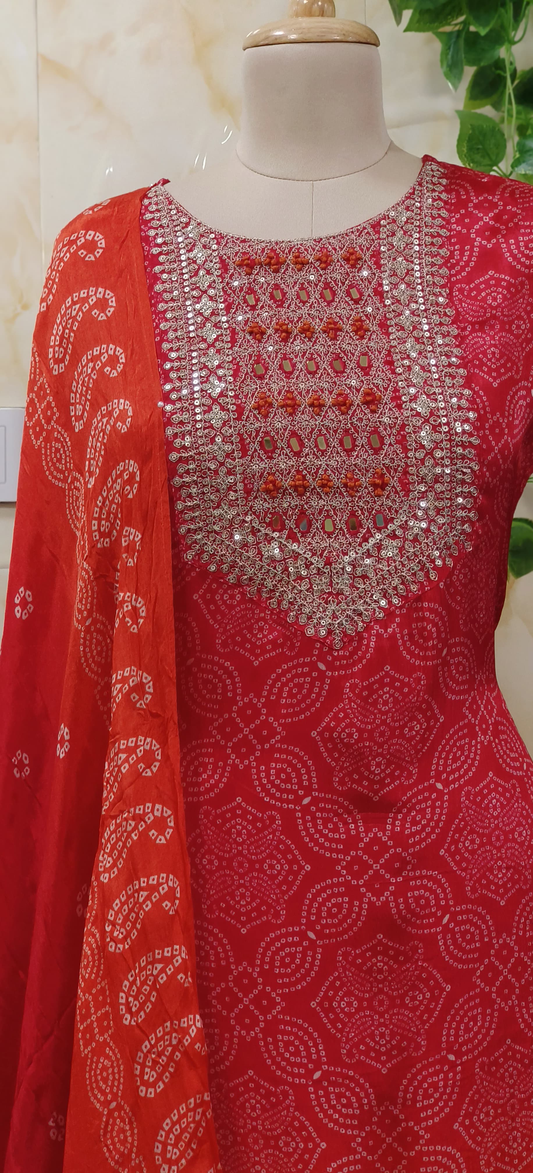 Chinon Bandhani Print Tara Zari Thread Embroidered Full Set-07176