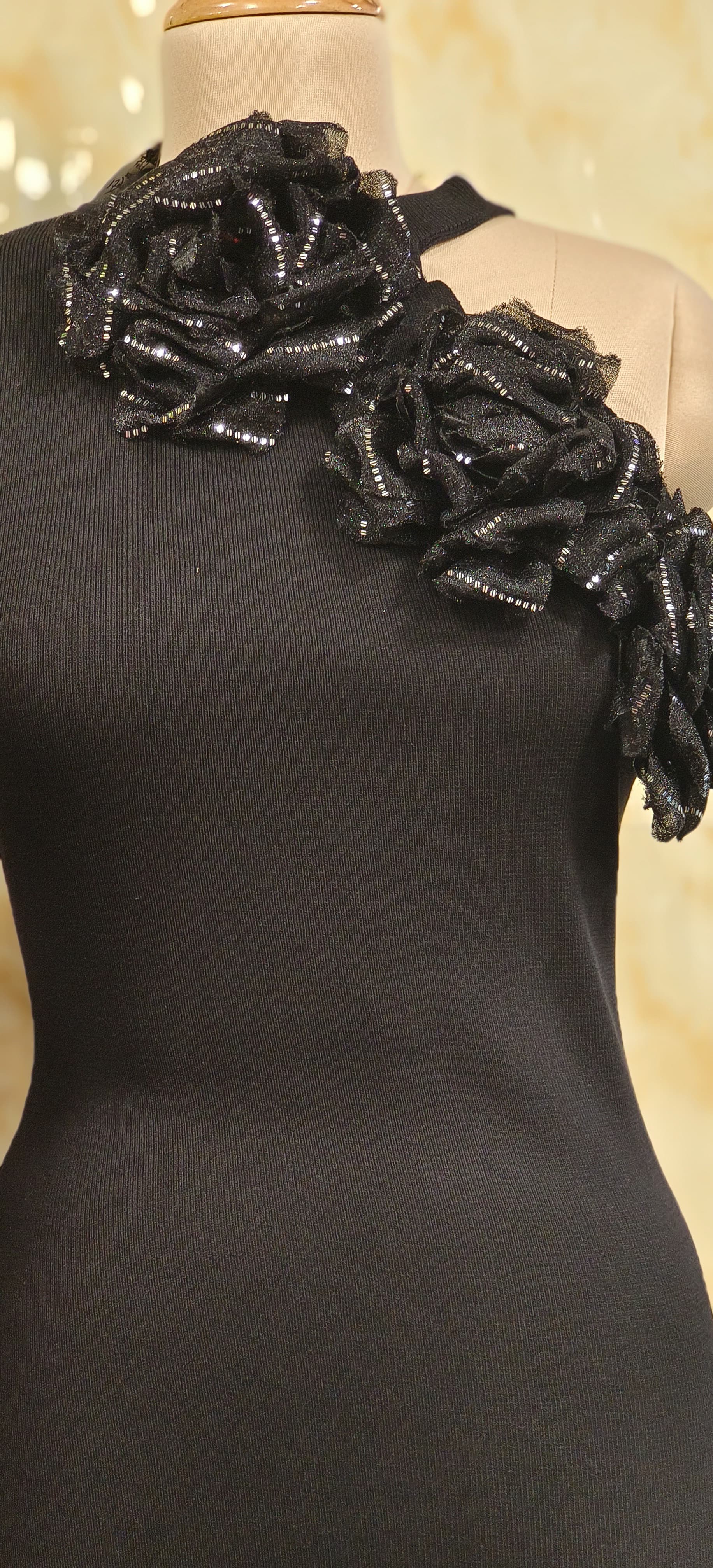 One-shoulder asymmetric design One Piece-