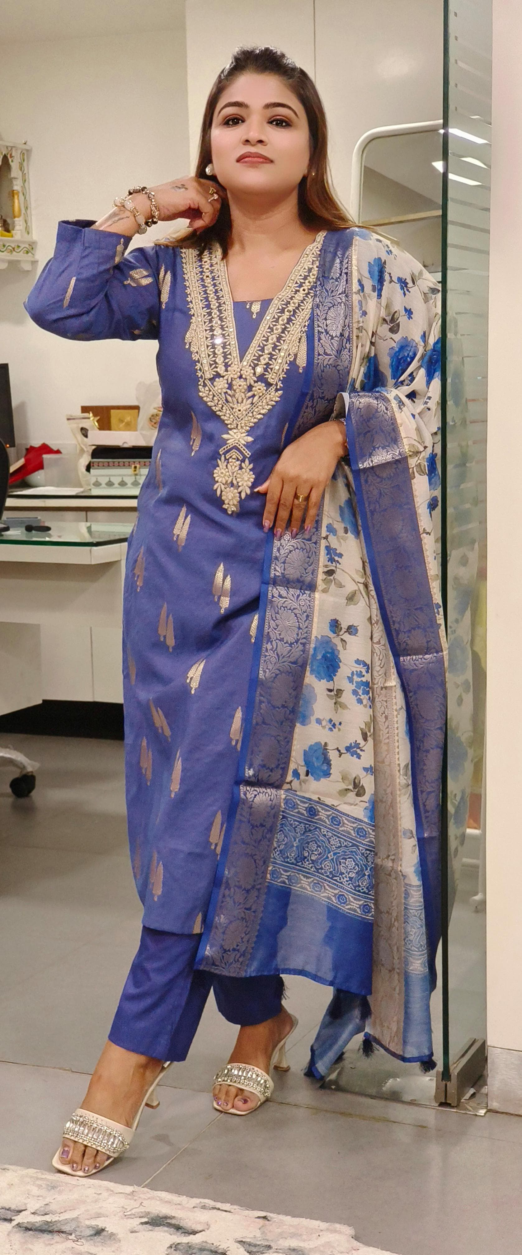 Floral Elegance: Chanderi Mirror Work Kurta Set with Organza Dupatta