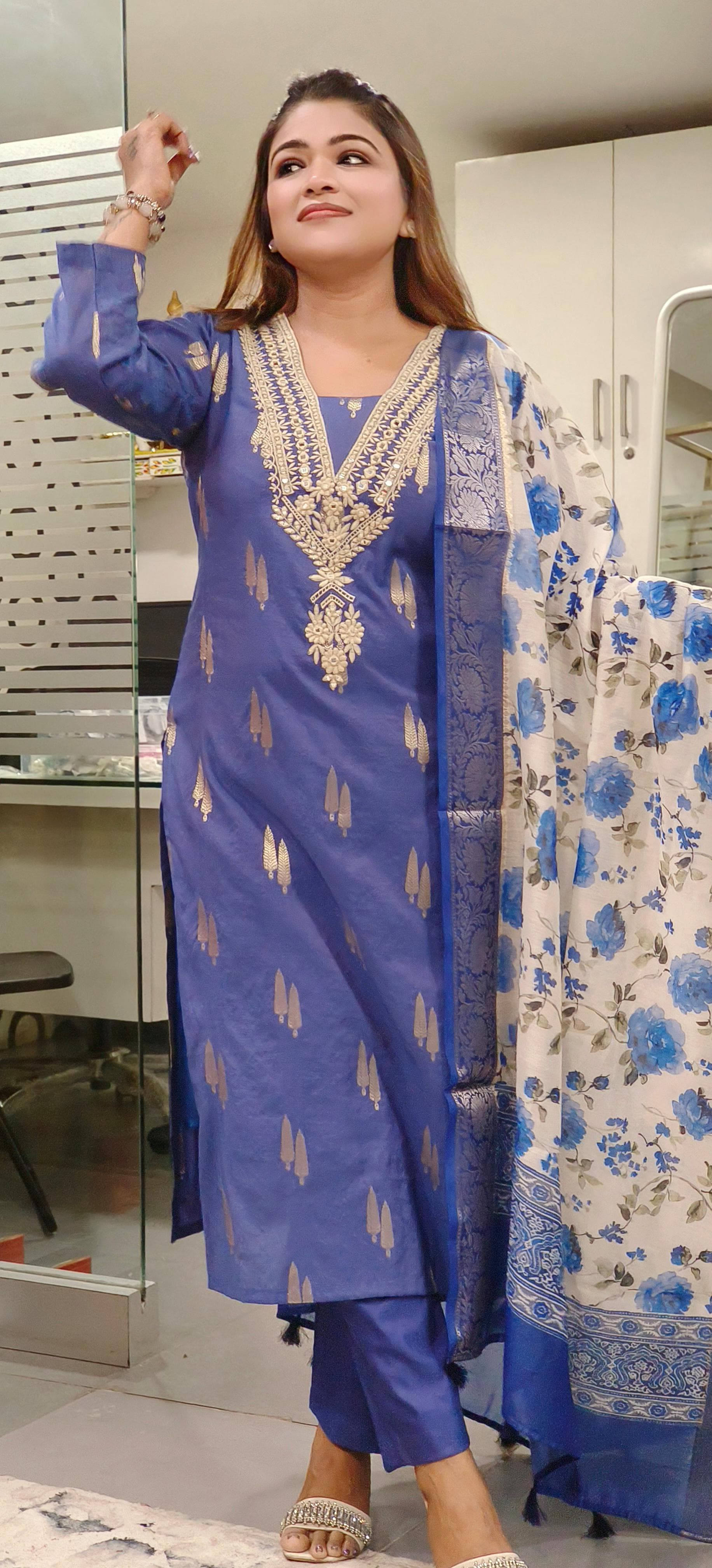 Floral Elegance: Chanderi Mirror Work Kurta Set with Organza Dupatta