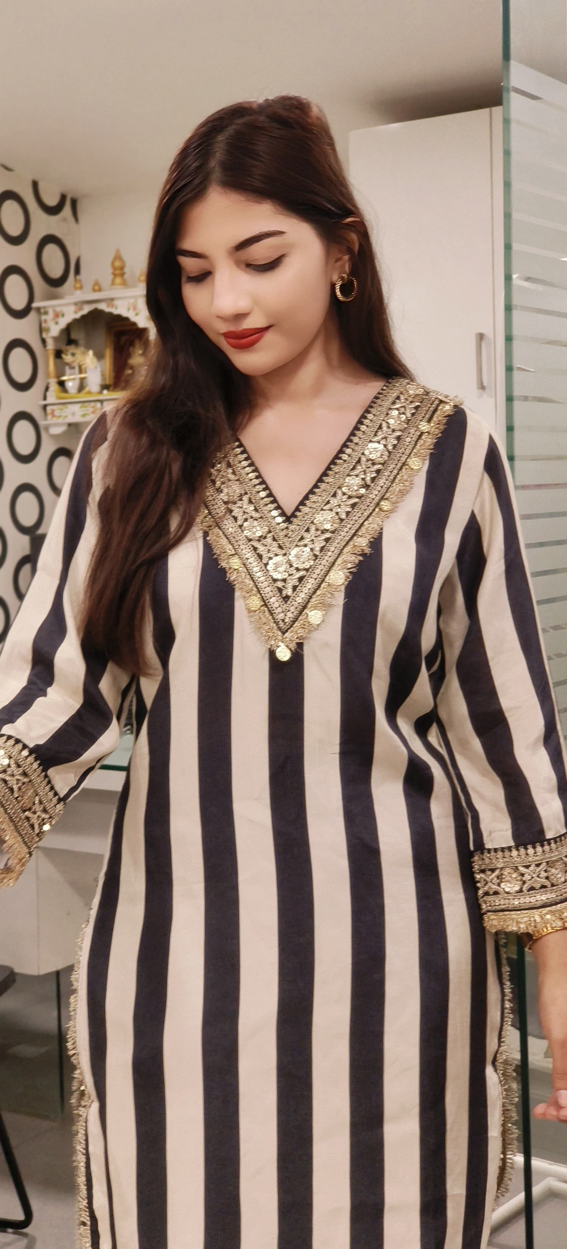 Luxury Striped Black & Gold Embellished Kurta with Intricate Handwork-09253