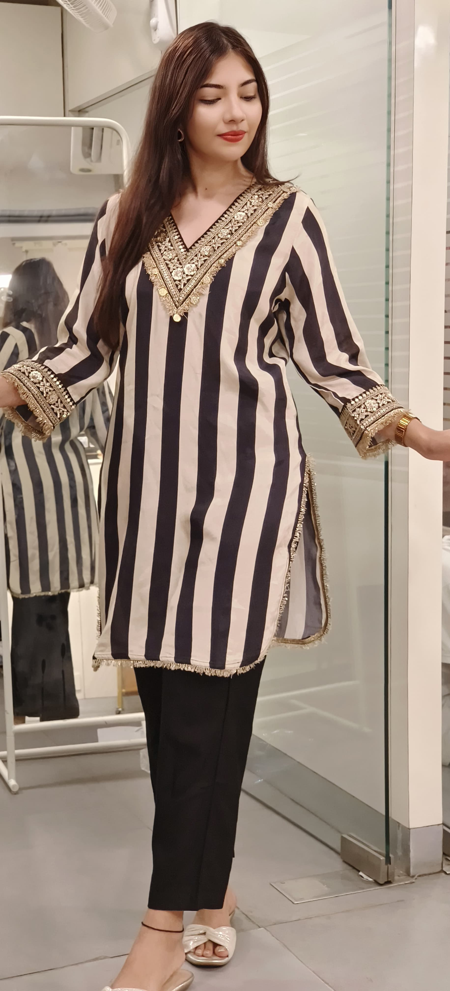 Luxury Striped Black & Gold Embellished Kurta with Intricate Handwork-09253