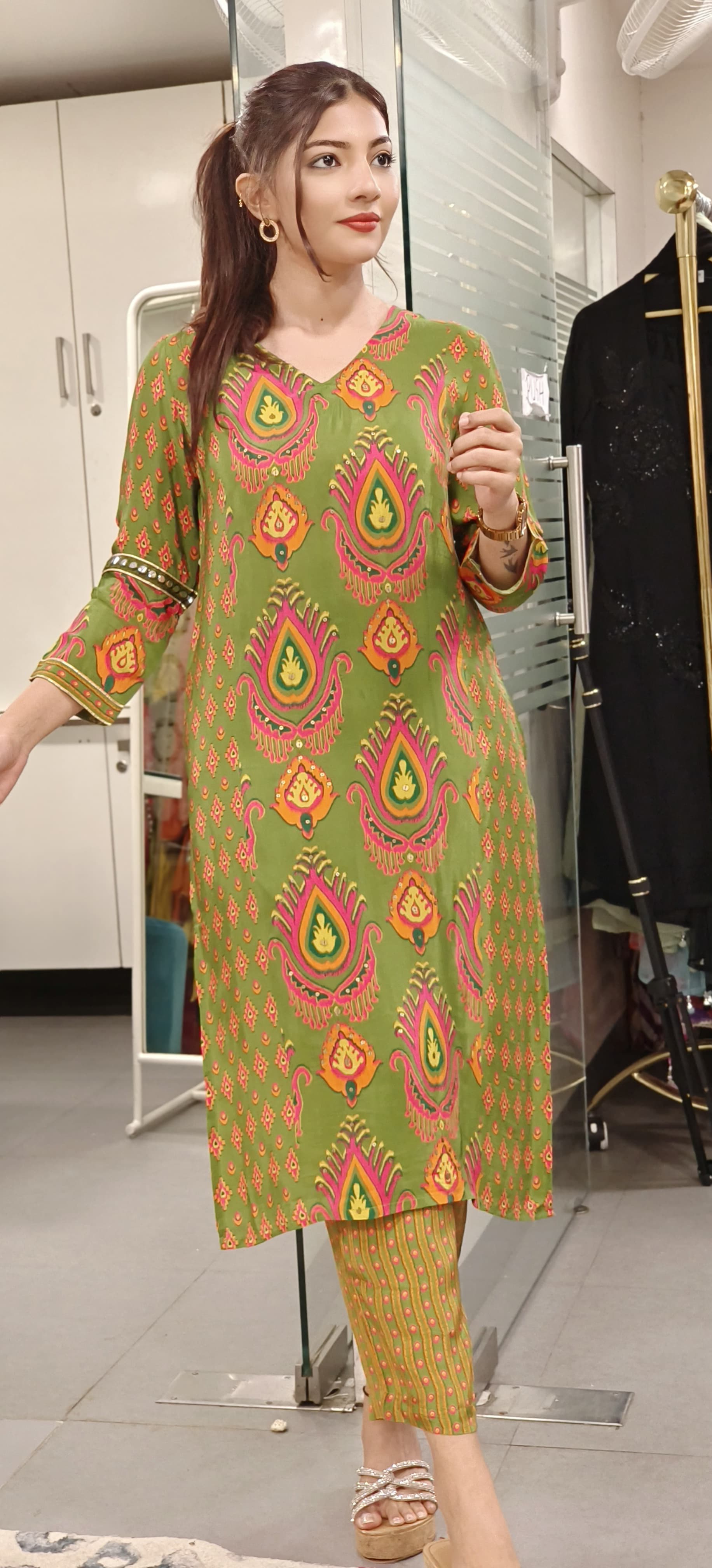 Pure Crape Printed Stylish Kurta Pant