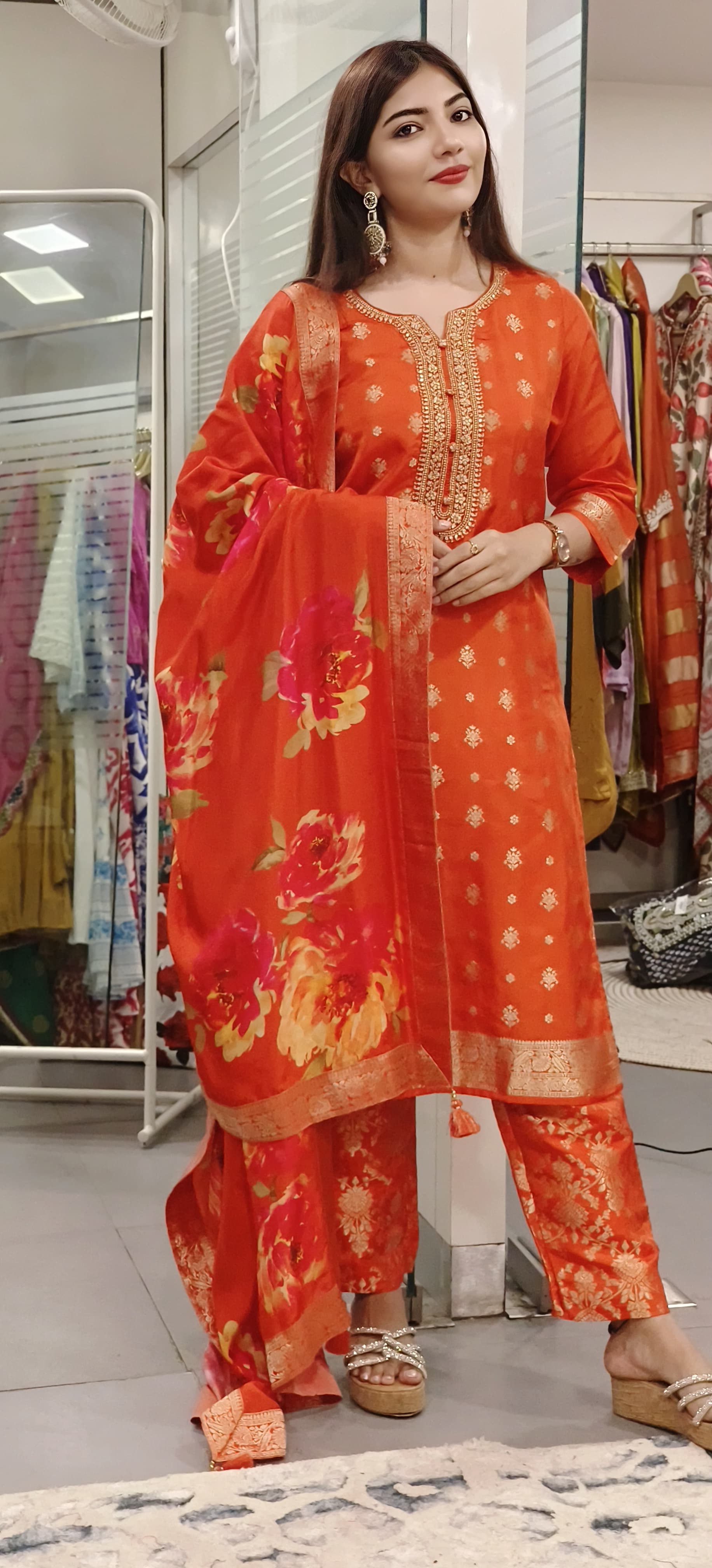 Banarasi Baag – Elegant Suit Set with Brocade Bottom & Silk Floral Dupatta-09122