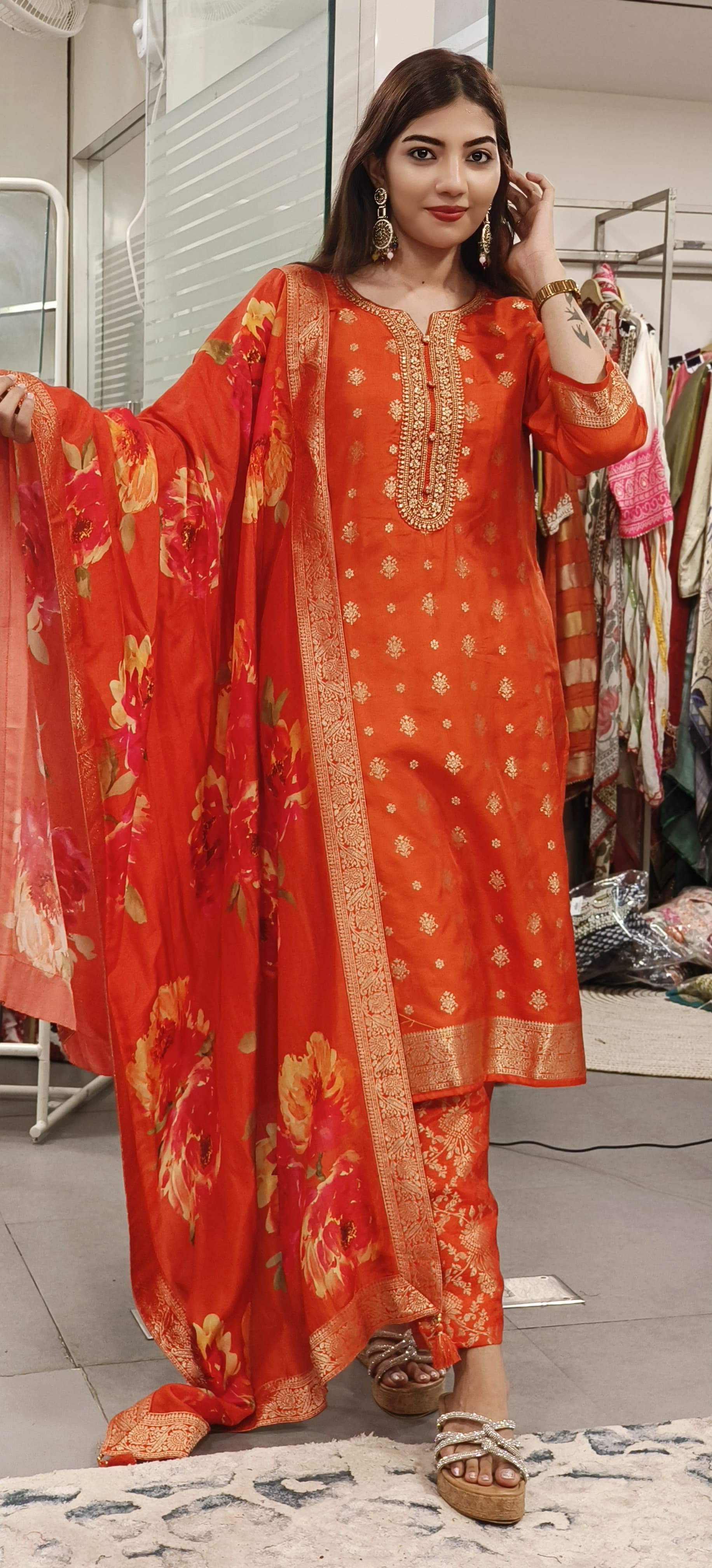 Banarasi Baag – Elegant Suit Set with Brocade Bottom & Silk Floral Dupatta-09122
