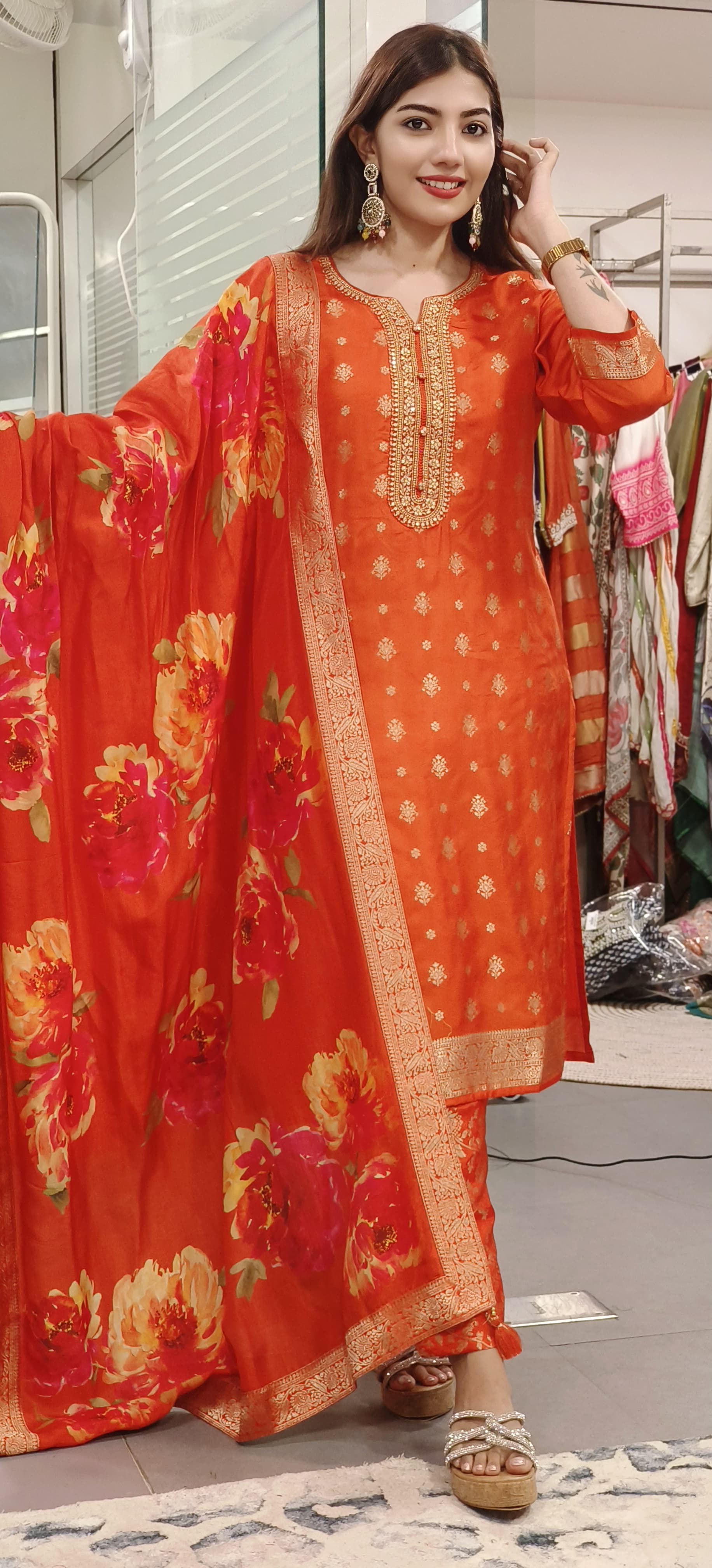 Banarasi Baag – Elegant Suit Set with Brocade Bottom & Silk Floral Dupatta-09122